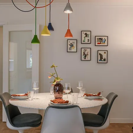 Apartment Cozy & Stylish In The Heart Of